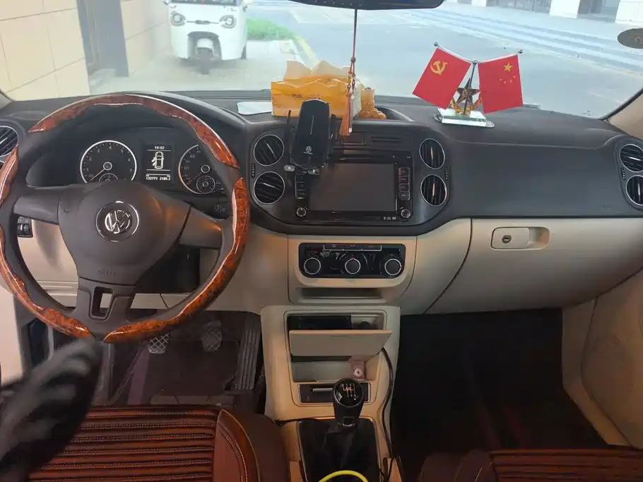 Volkswagen Tiguan — миниатюра 12