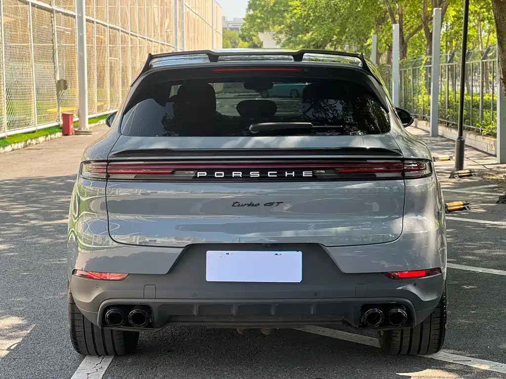 Porsche Cayenne — миниатюра 5
