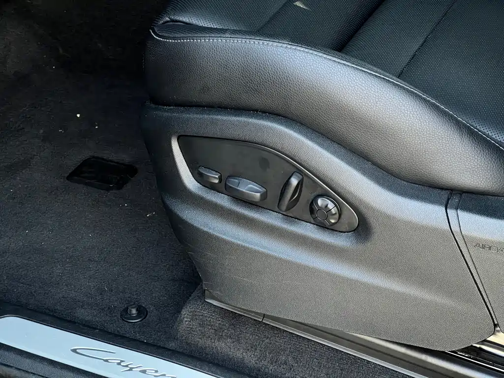 Porsche Cayenne — миниатюра 22