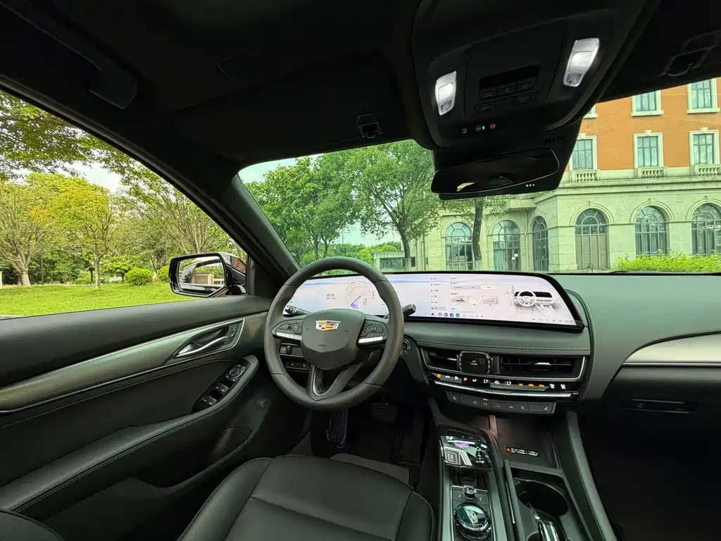 Cadillac CT5 — миниатюра 14