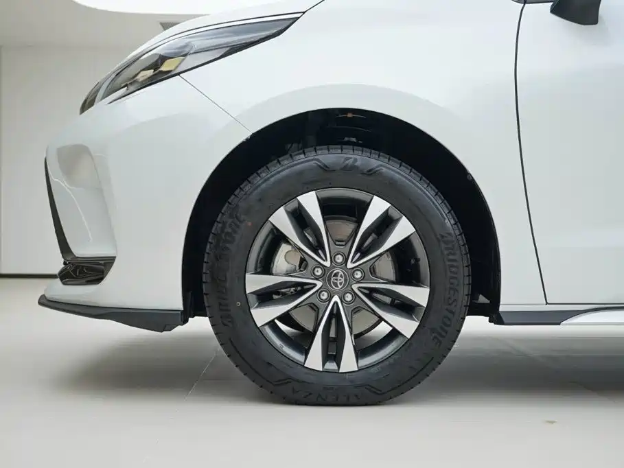 Toyota Granvia — миниатюра 15