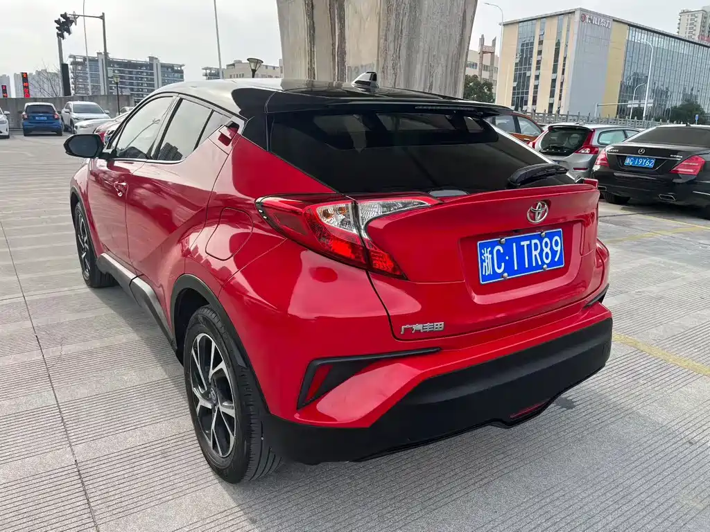 TOYOTA C HR