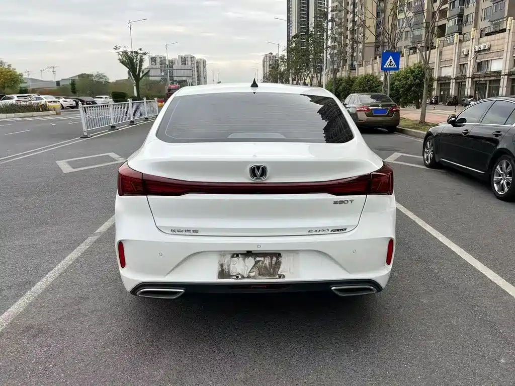 Changan Eado — миниатюра 5