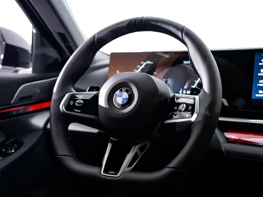BMW 5 Series — миниатюра 15