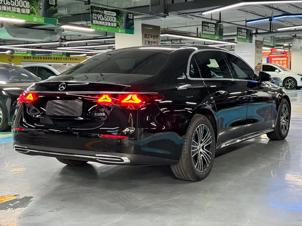 Mercedes-Benz E-Class — миниатюра 15