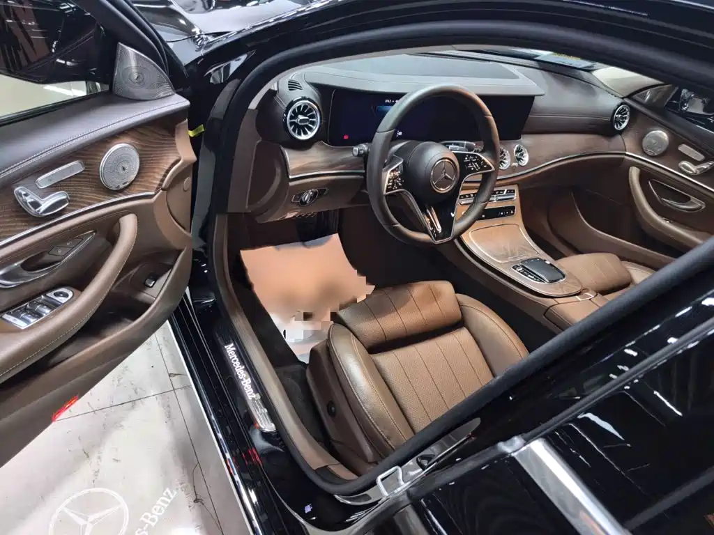 Mercedes-Benz E-Class — миниатюра 12