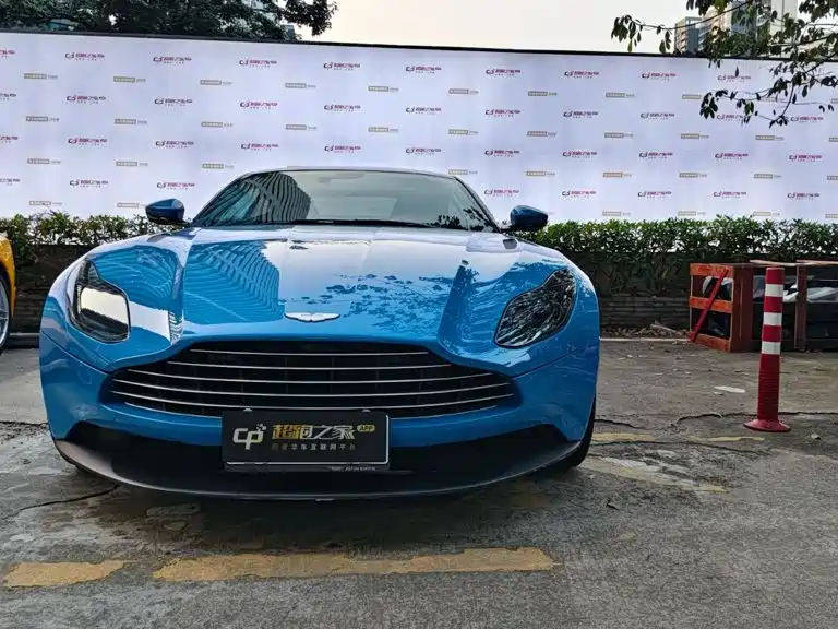 Aston Martin DB11 — миниатюра 2