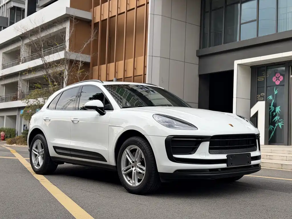 Porsche Macan — миниатюра 3