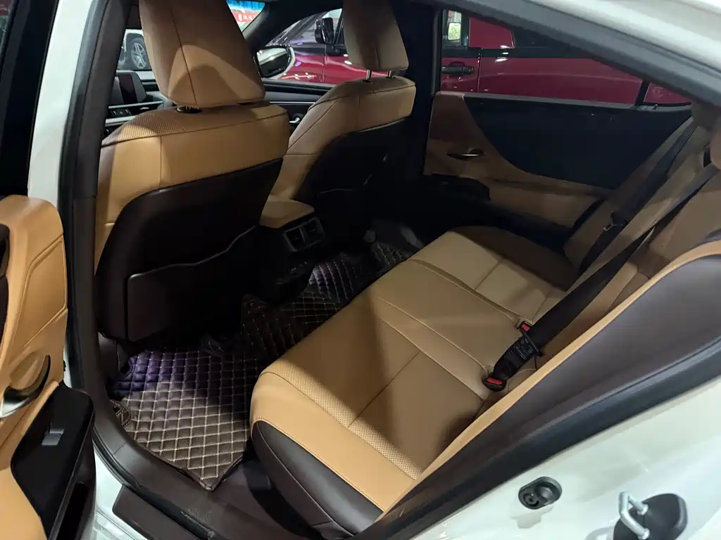 Lexus ES — миниатюра 5