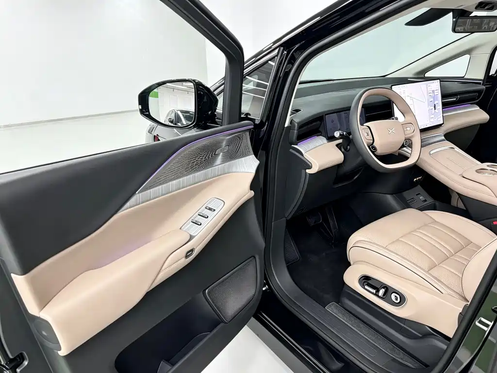 XPeng X9 — миниатюра 4