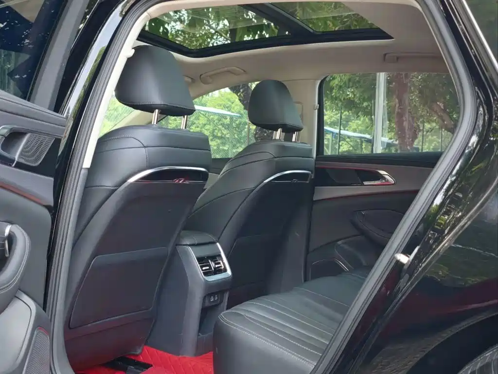 Hongqi Hongqi H5 — миниатюра 9