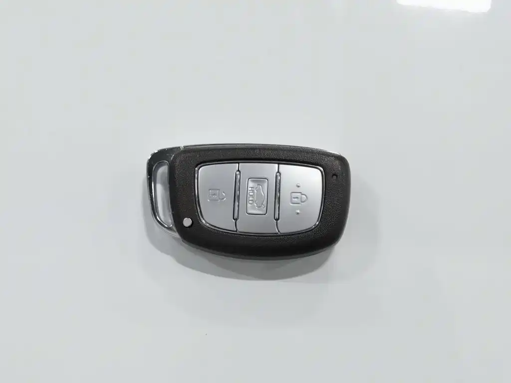 Hyundai Elantra — миниатюра 19