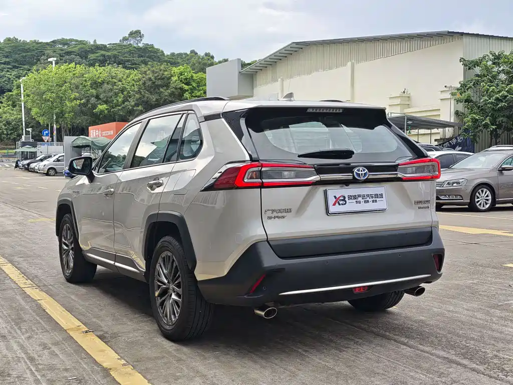 Toyota Wildlander 2023 2.5L E-CVT Luxury