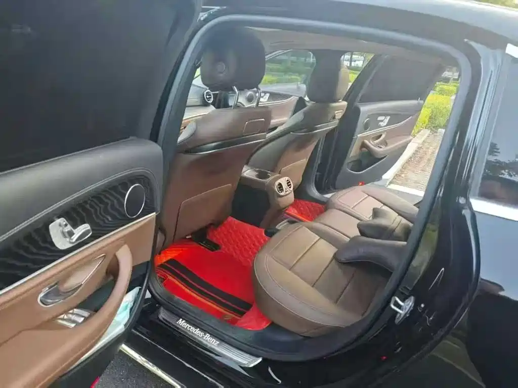 Mercedes-Benz E-Class — миниатюра 8
