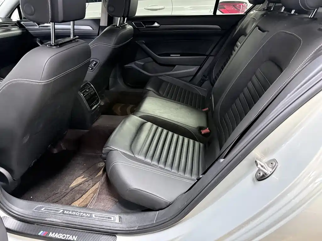 Volkswagen Magotan 2021 330TSI DSG 30