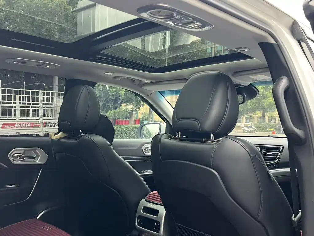 JEEP GRAND COMMANDER