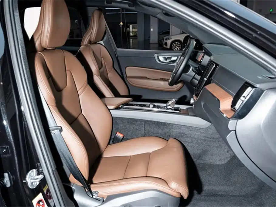 VOLVO XC60 PLUG IN HYBRID