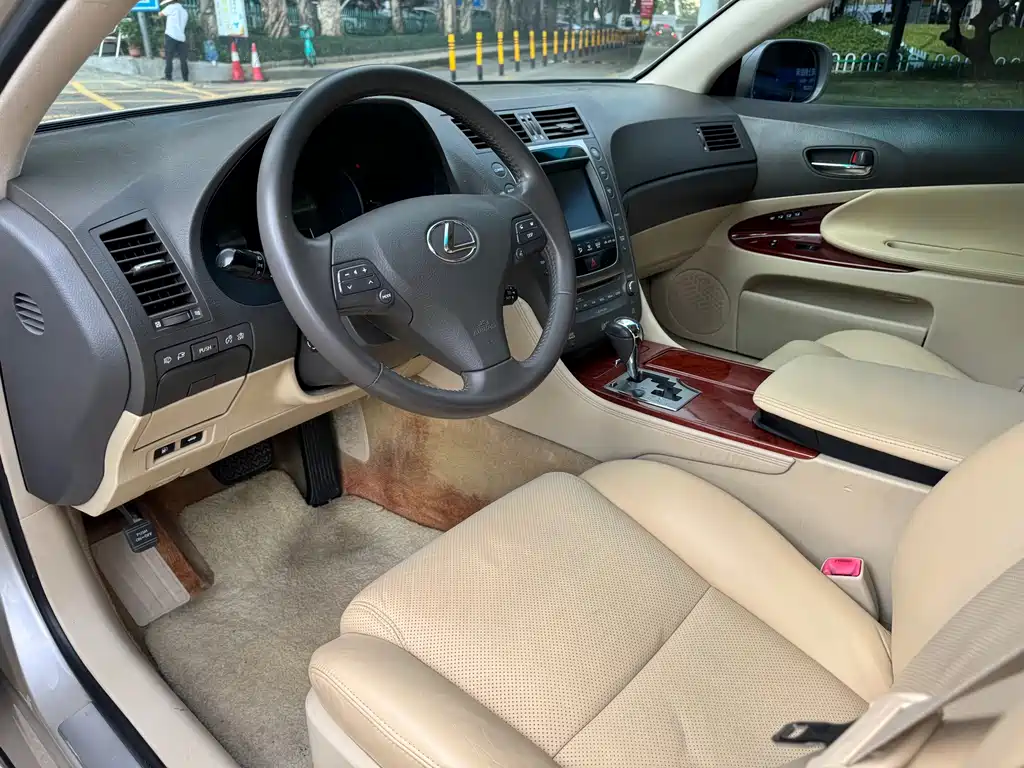 Lexus GS — миниатюра 5