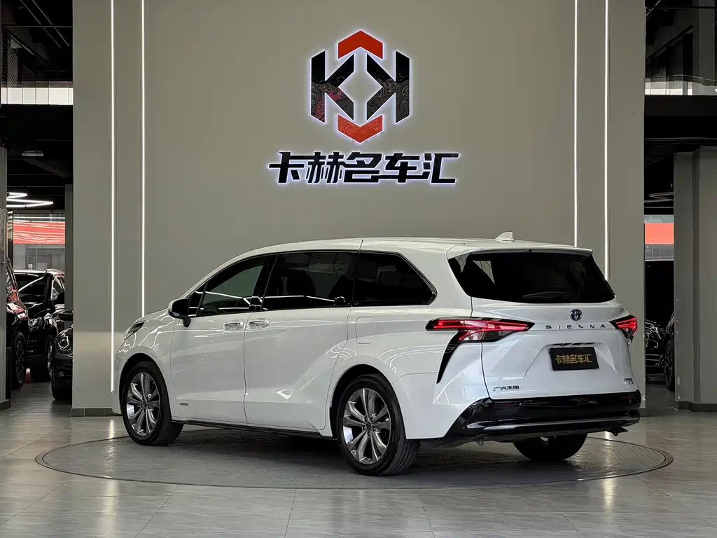 Toyota Sienna 2021 2.5L Luxury