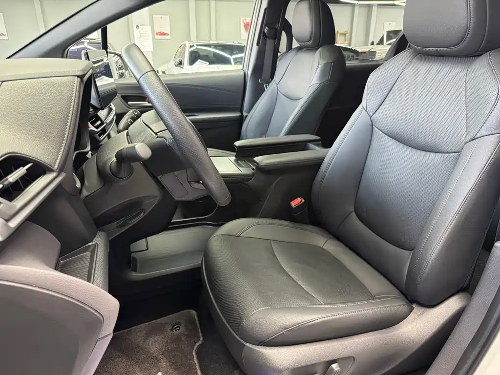 Toyota Sienna 2021 2.5L Luxury