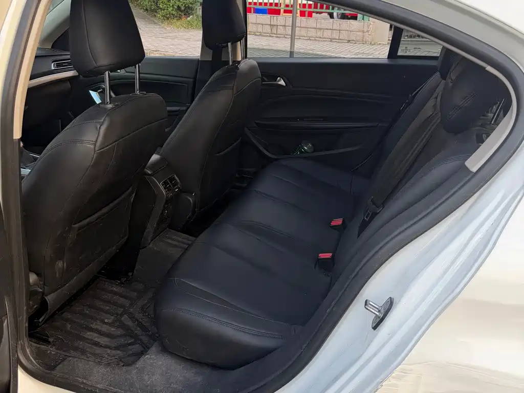 Peugeot 408 — миниатюра 12
