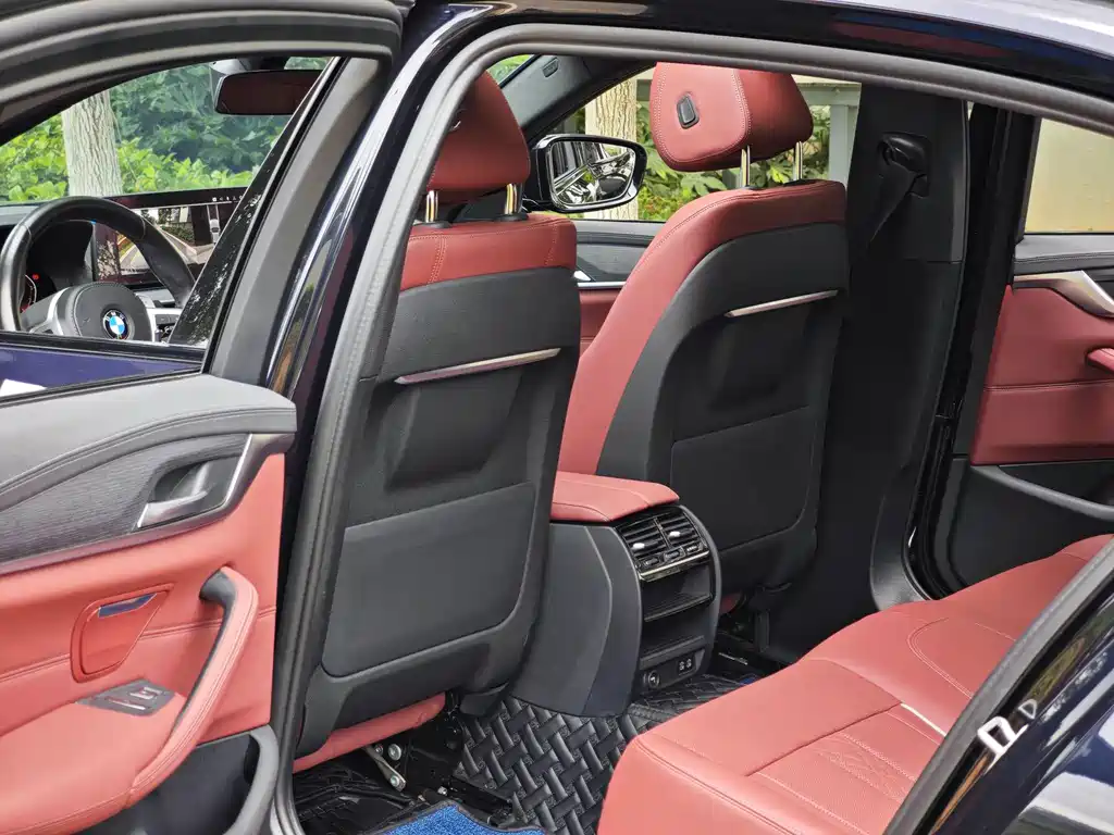 BMW 5 Series — миниатюра 13