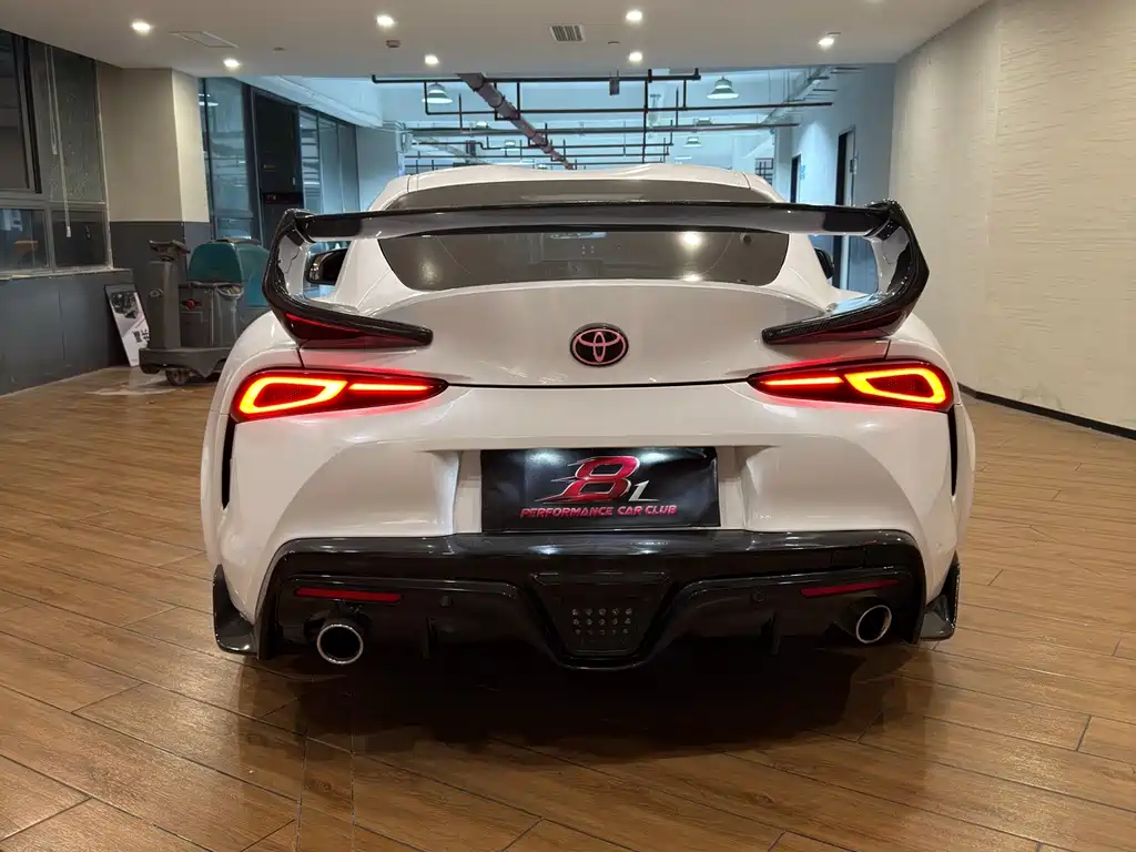 Toyota Supra — миниатюра 8