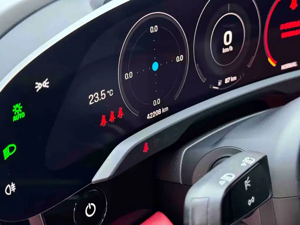 Porsche Taycan — миниатюра 14