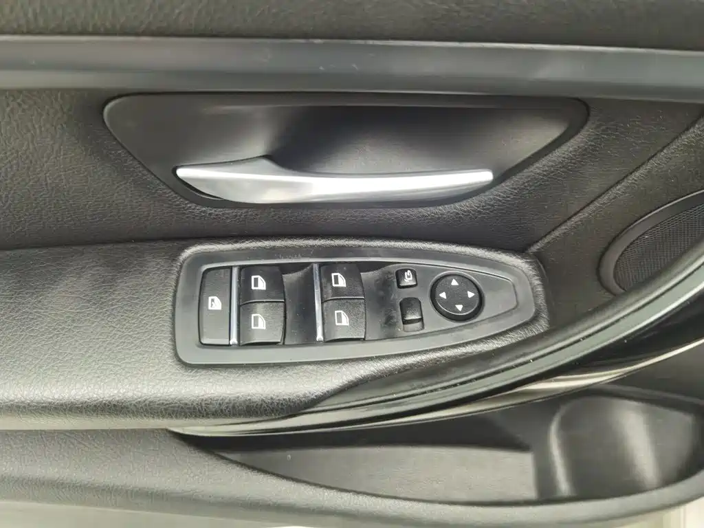 BMW 3 Series — миниатюра 9