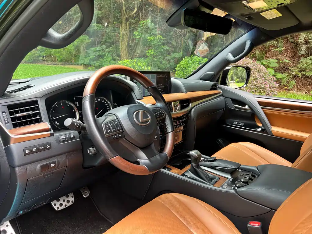 Lexus LX — миниатюра 6