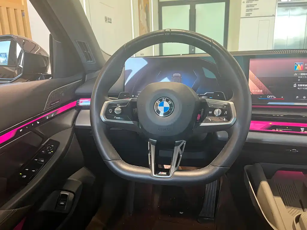 BMW 5 Series — миниатюра 17