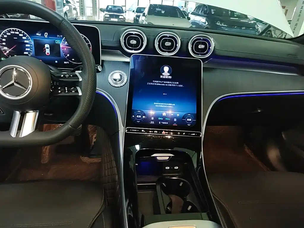 Mercedes-Benz C-Class — миниатюра 13
