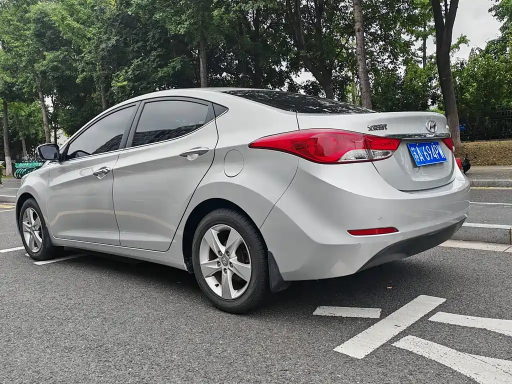 Hyundai Elantra Langdong — миниатюра 4