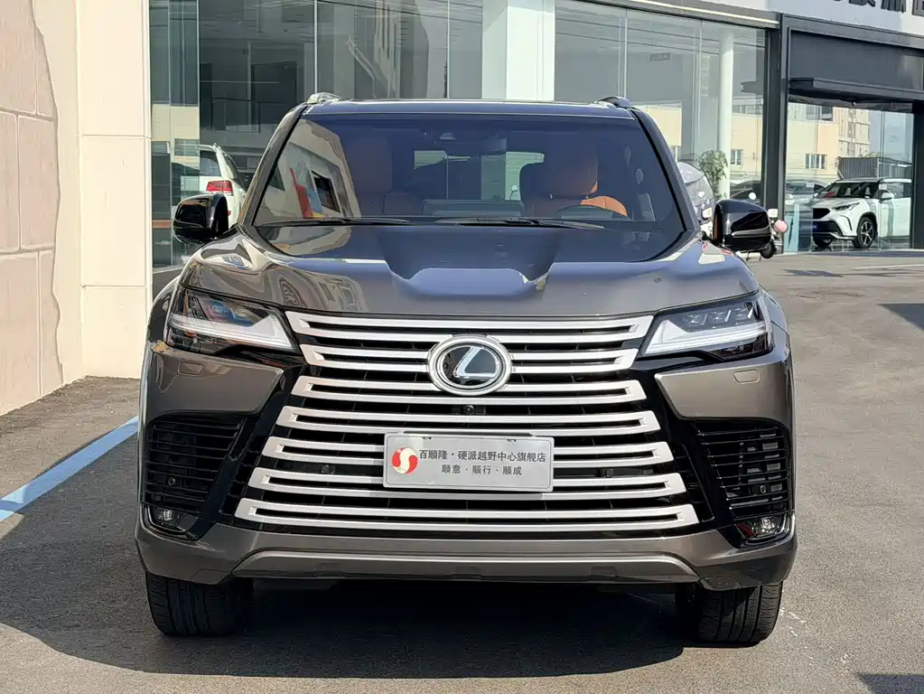 Lexus LX — миниатюра 3