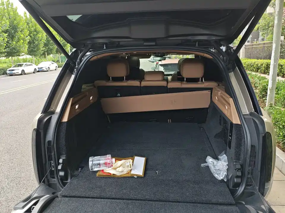Land Rover Range Rover — миниатюра 8