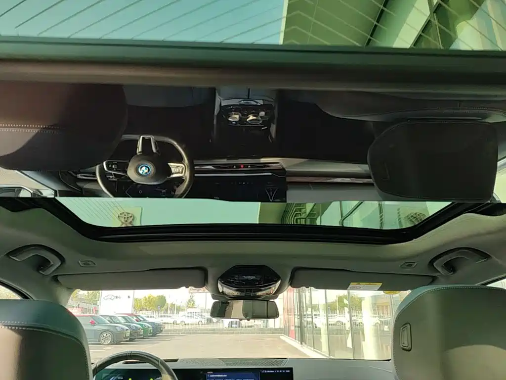 BMW i5 — миниатюра 18