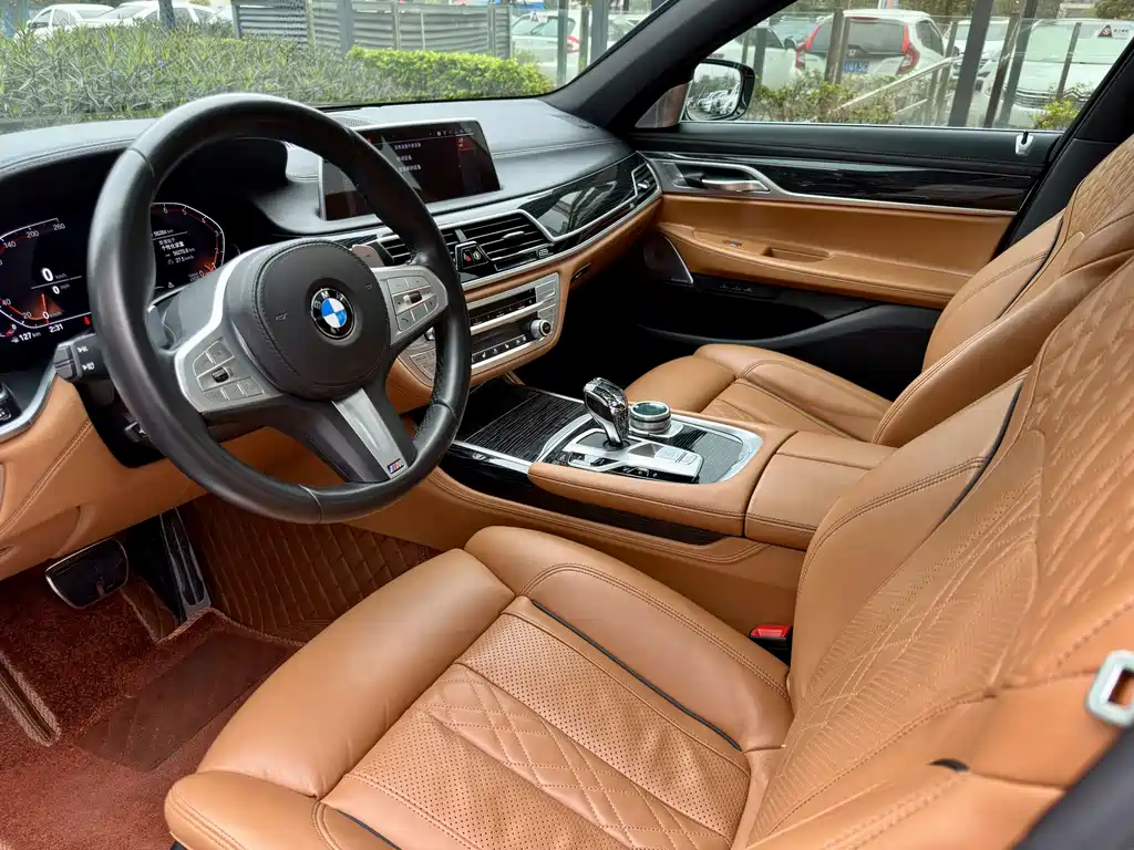 BMW 7 SERIES