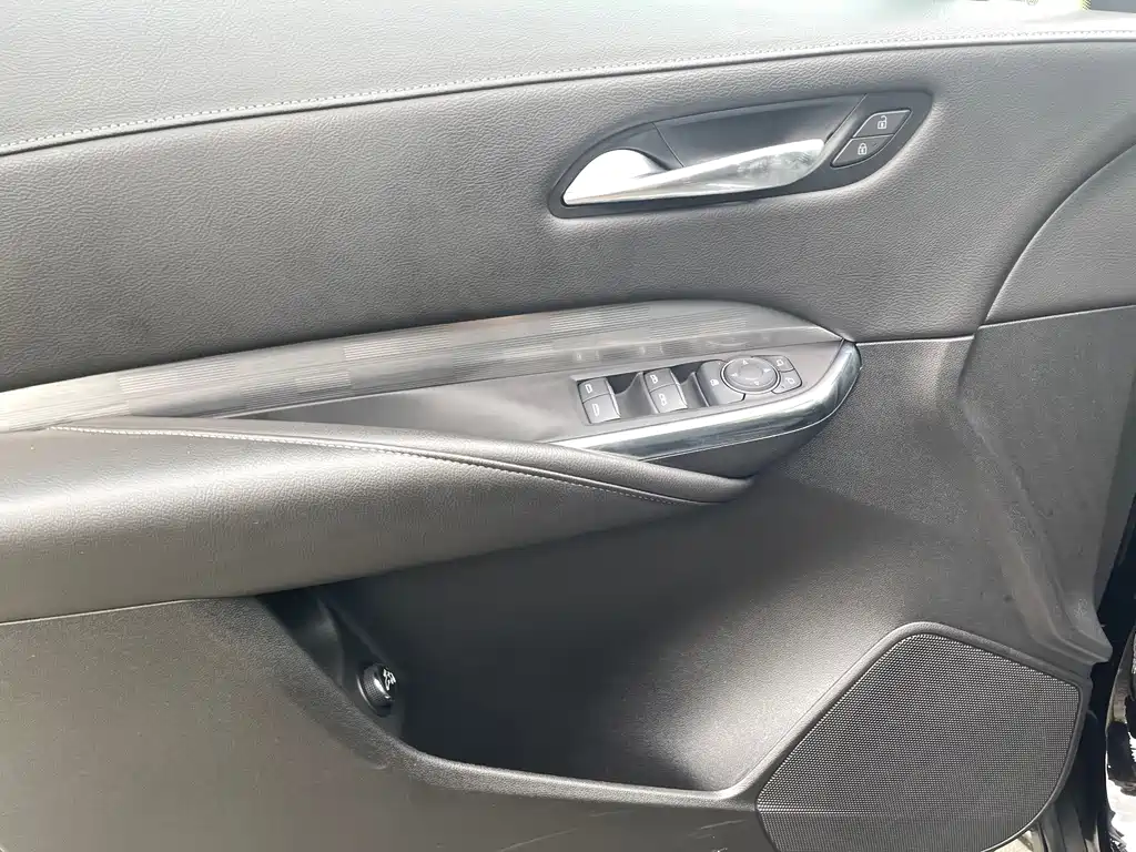 Cadillac XT4 — миниатюра 12