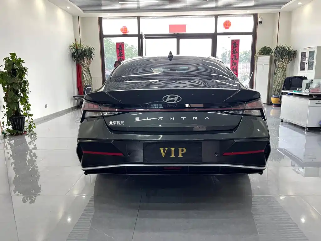 Hyundai Elantra — миниатюра 3