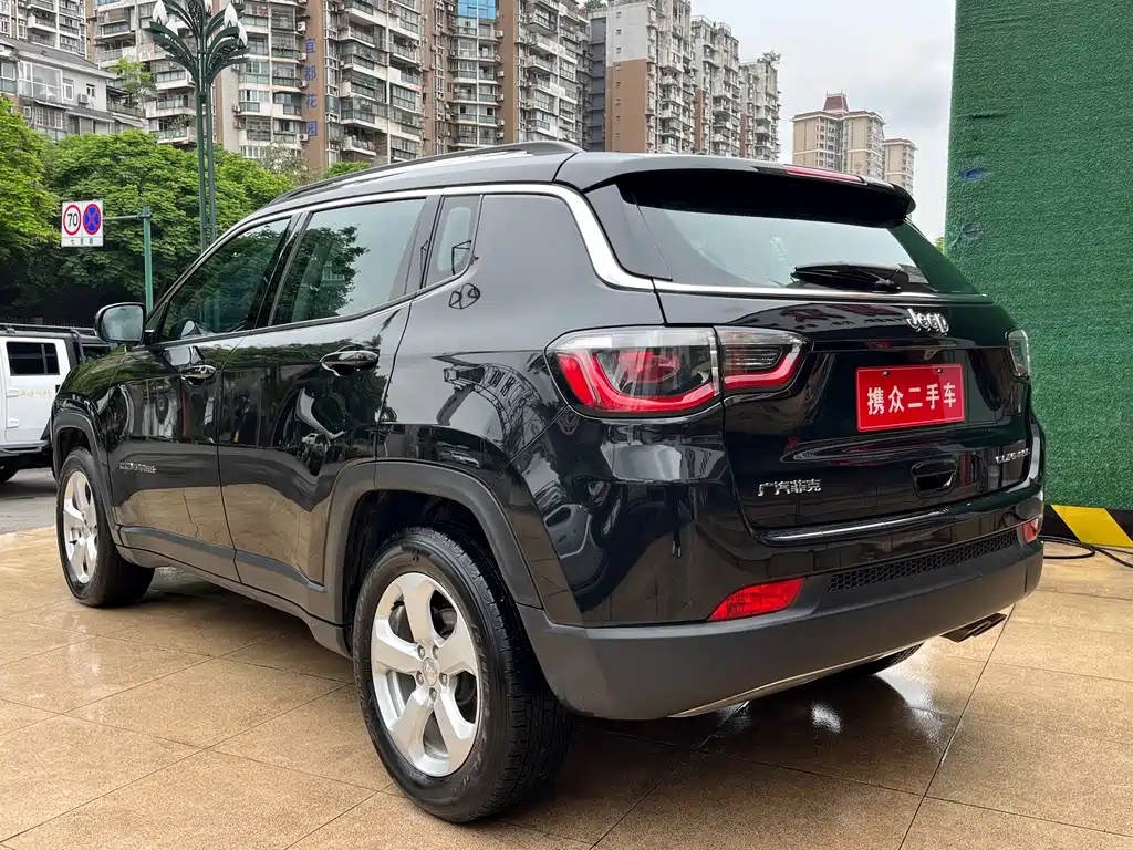 Jeep Compass - фото 14