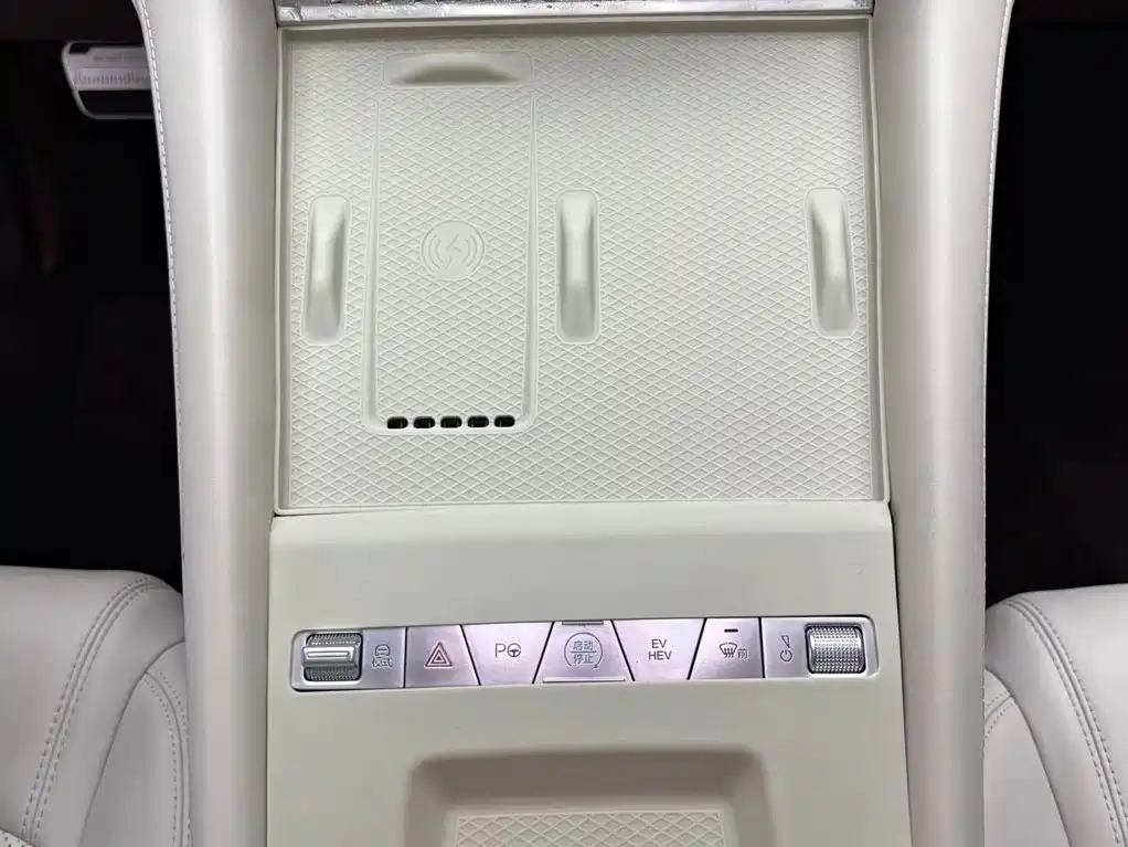 BYD Xia — миниатюра 10