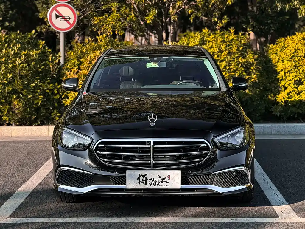 Mercedes-Benz E-Class — миниатюра 2