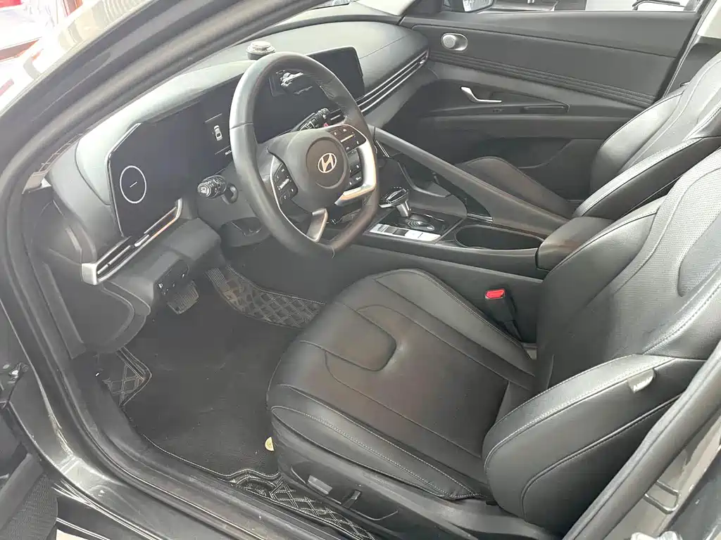 Hyundai Elantra — миниатюра 5