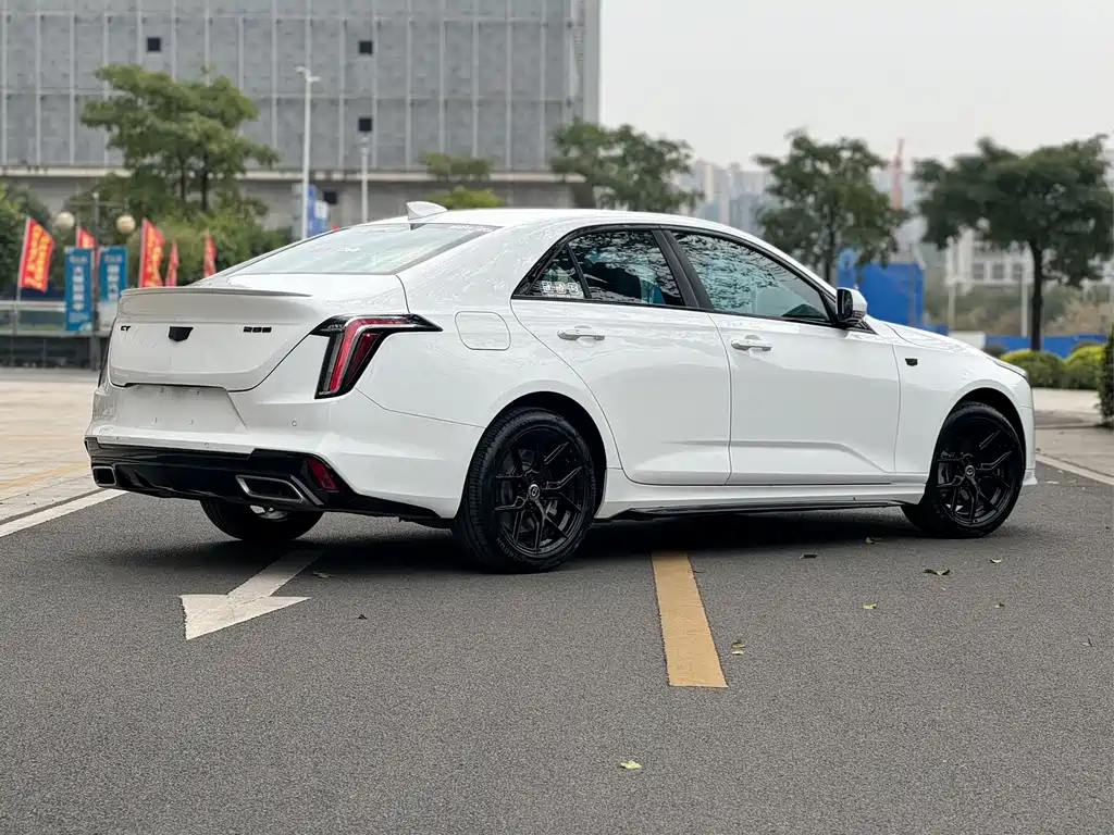 CADILLAC CT4