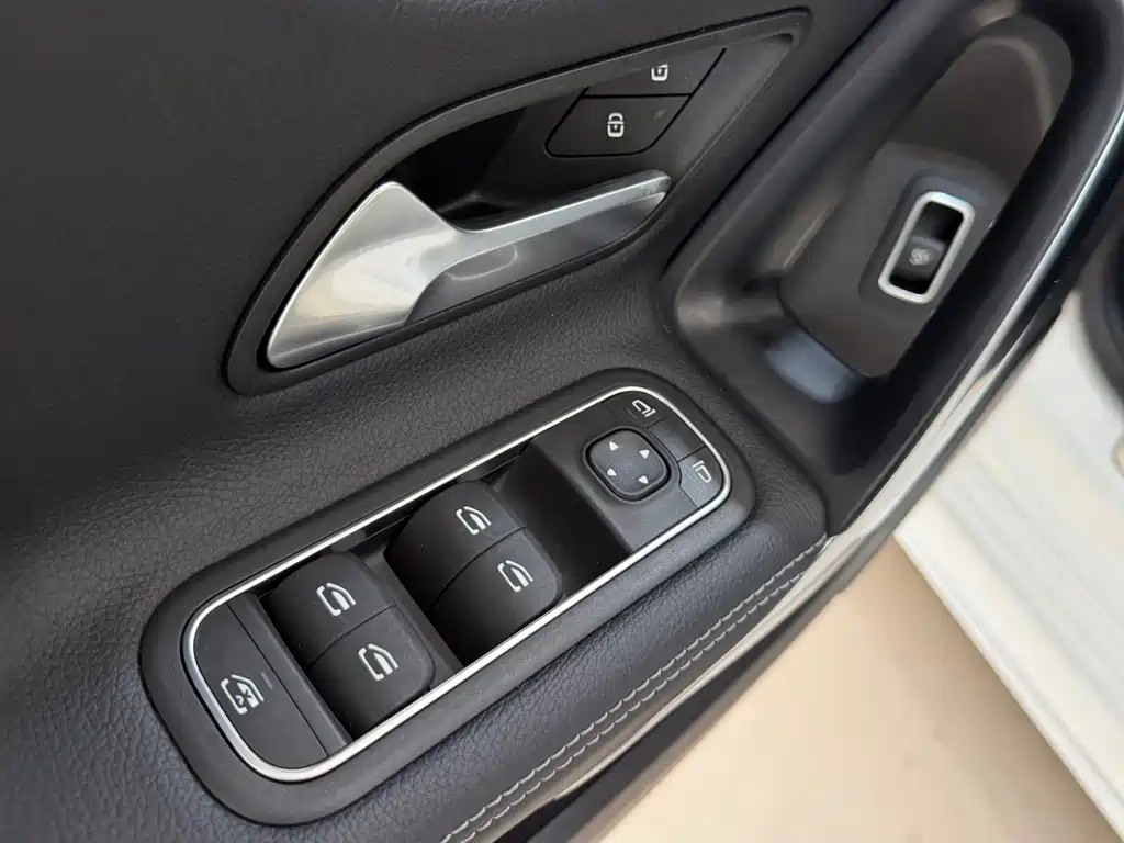 Mercedes-Benz A-Class — миниатюра 16