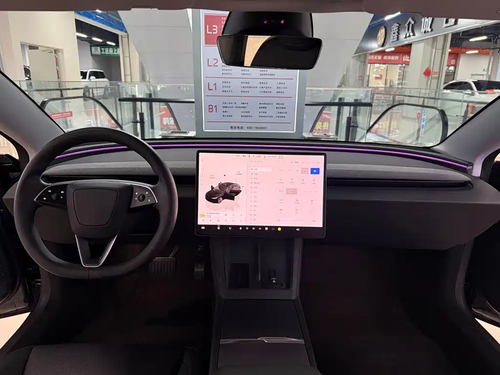 Tesla Model 3 — миниатюра 5