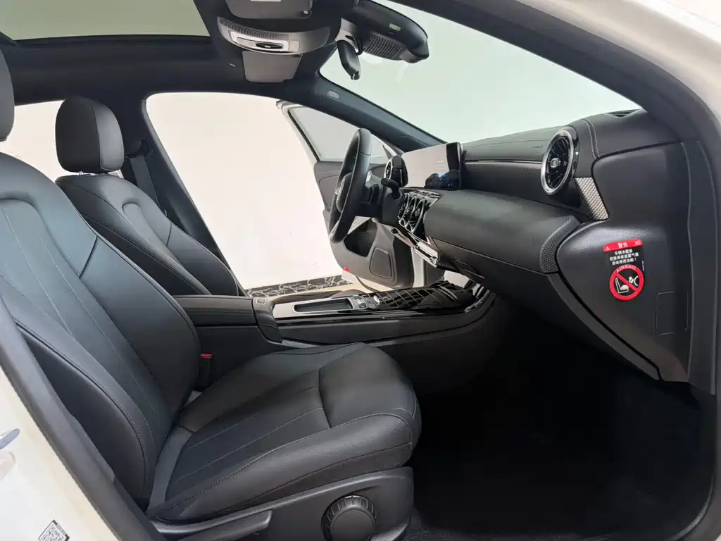 Mercedes-Benz A-Class — миниатюра 10