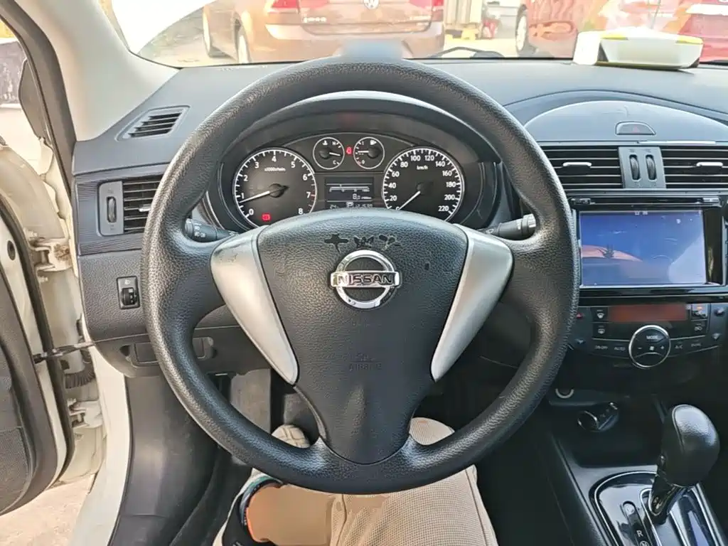 Nissan Tiida — миниатюра 11