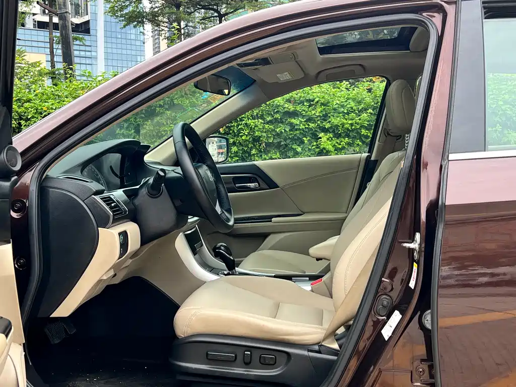 Honda Accord — миниатюра 7