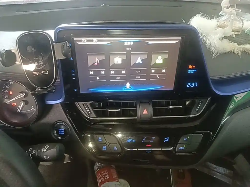 Toyota C-HR — миниатюра 13
